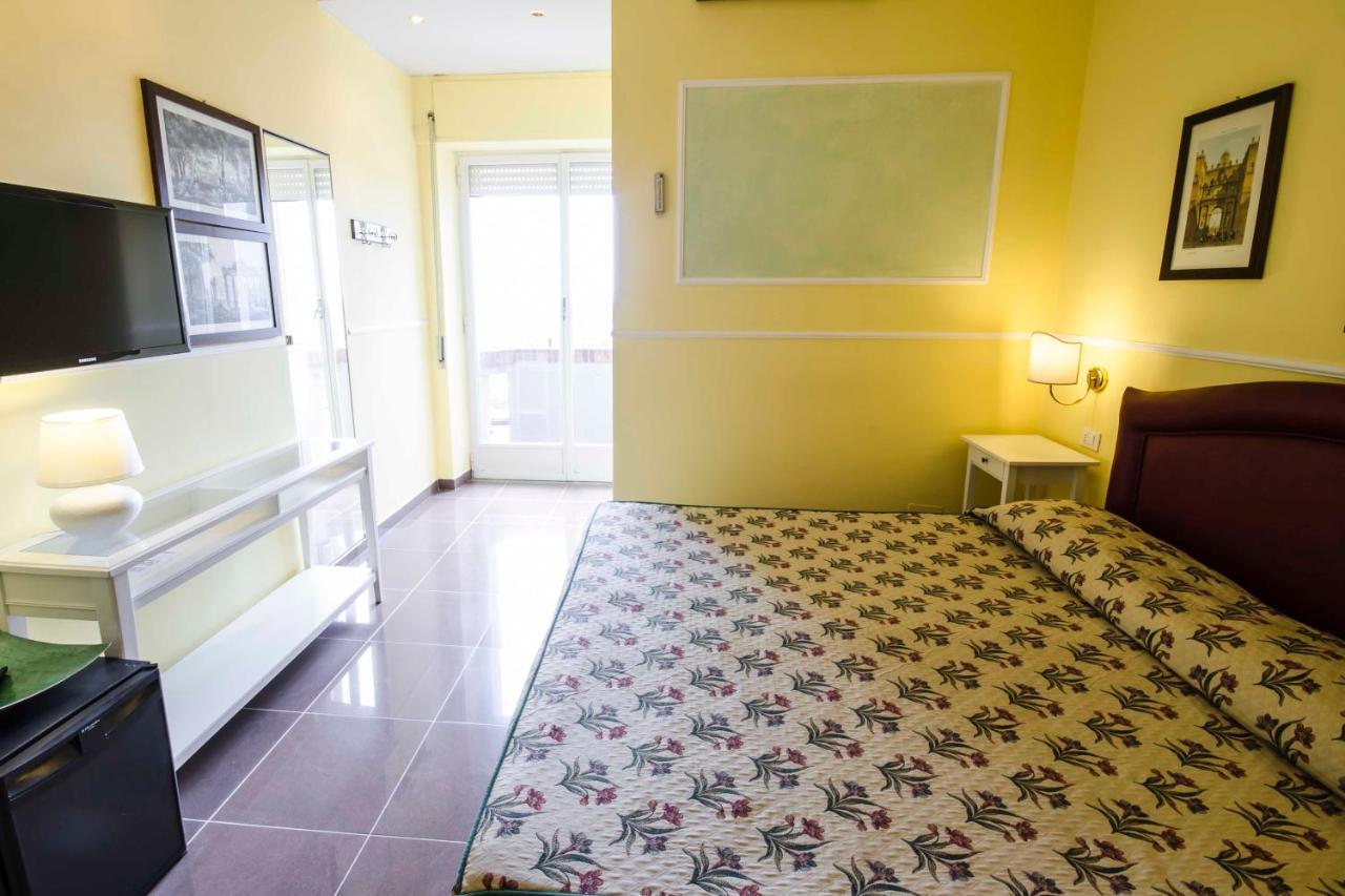 Hotel Tarconte Таркиния Екстериор снимка