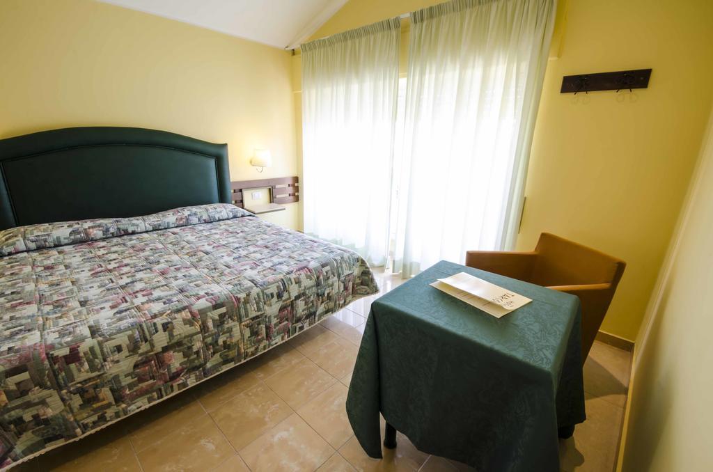 Hotel Tarconte Таркиния Екстериор снимка