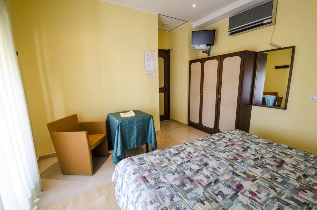 Hotel Tarconte Таркиния Екстериор снимка