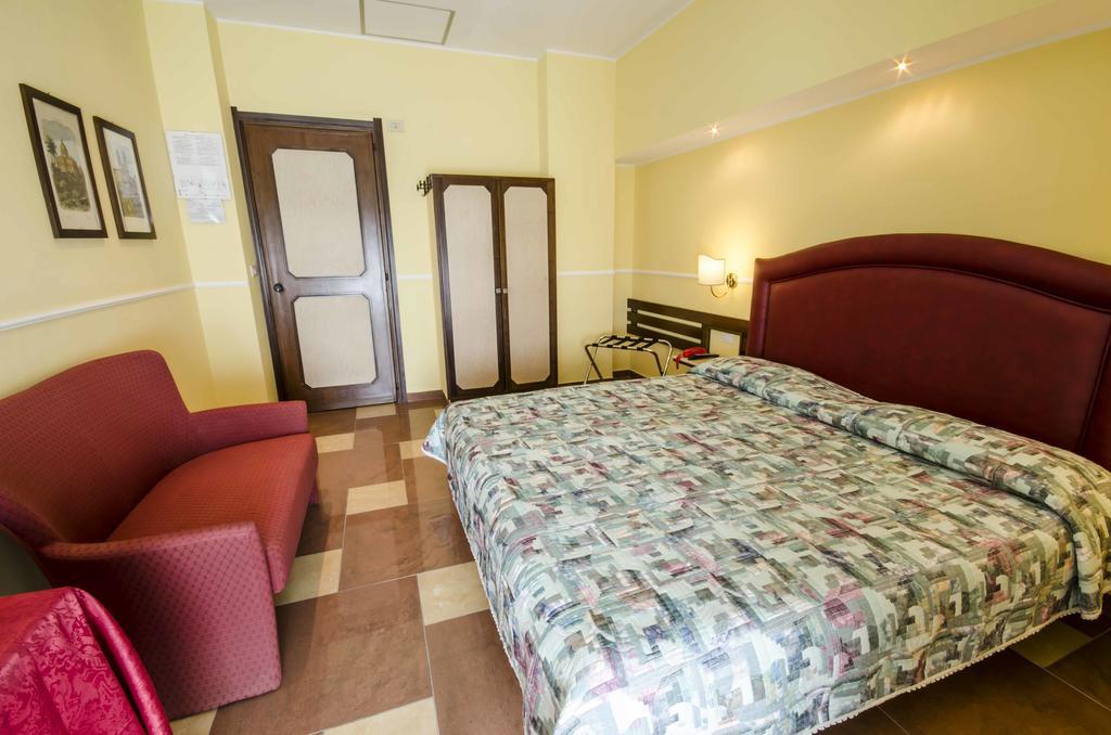Hotel Tarconte Таркиния Екстериор снимка
