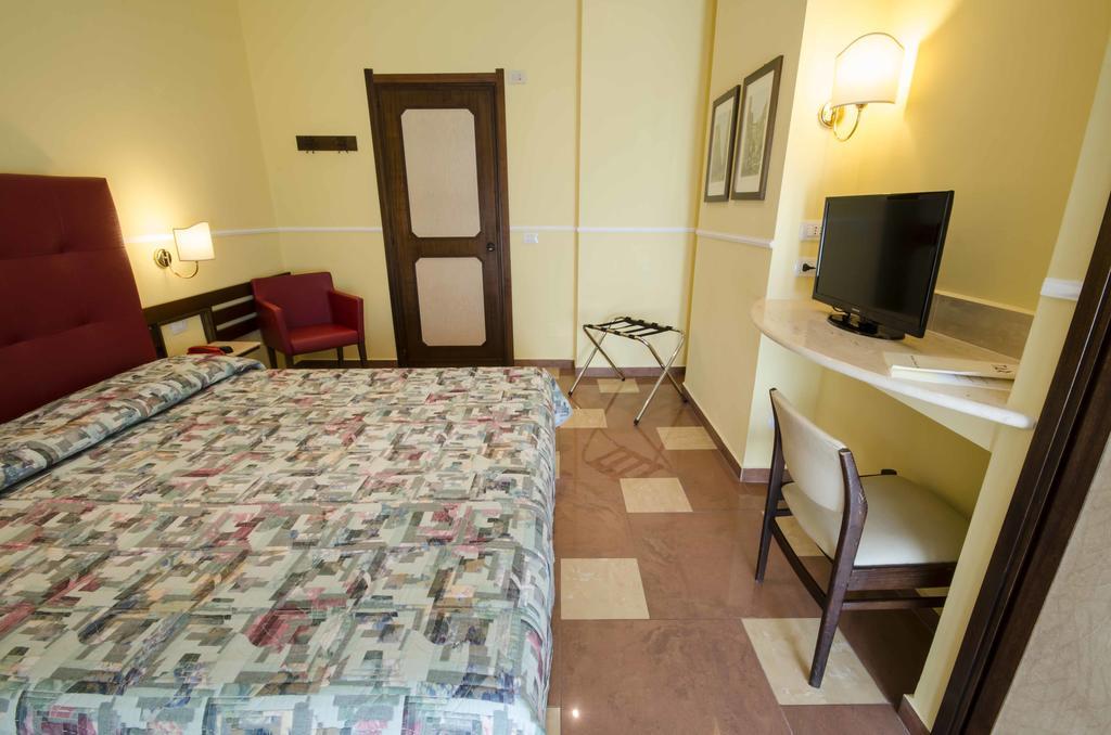 Hotel Tarconte Таркиния Екстериор снимка