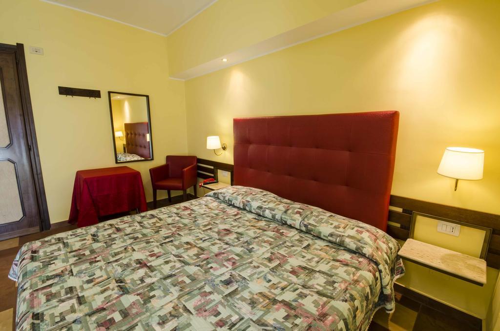 Hotel Tarconte Таркиния Екстериор снимка