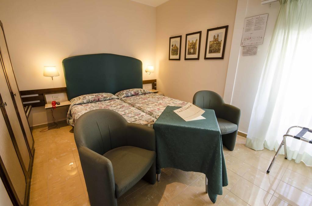 Hotel Tarconte Таркиния Екстериор снимка
