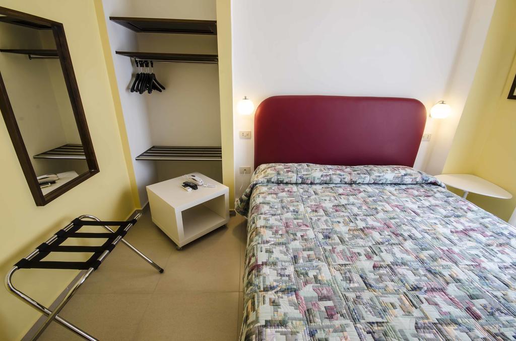 Hotel Tarconte Таркиния Екстериор снимка