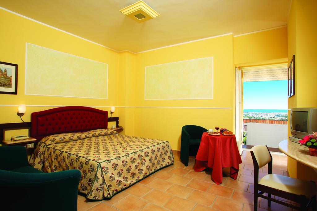 Hotel Tarconte Таркиния Екстериор снимка